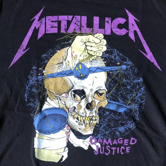 METALLICA (Size L) Damaged Justice Tour Graphic T-Shirt - Picture 3 of 6